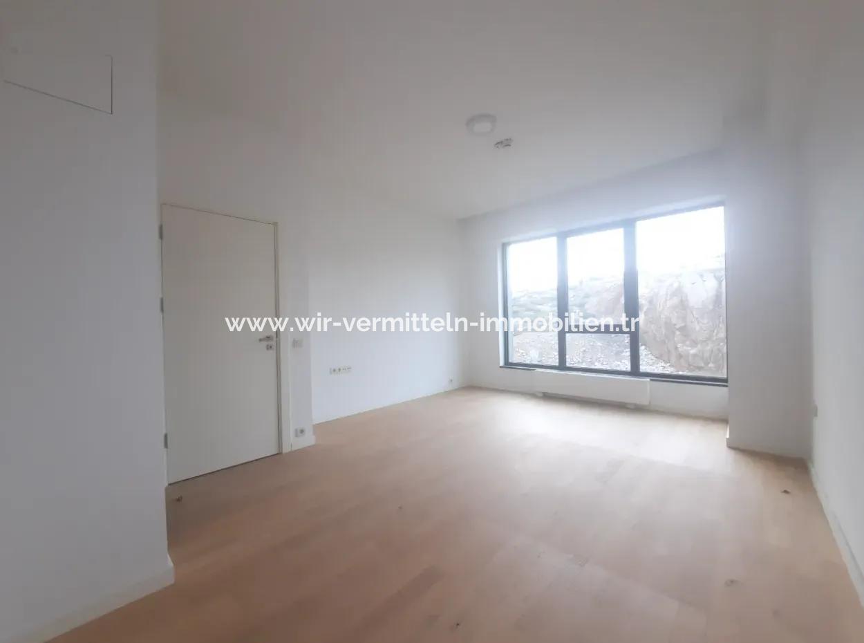 İncek Loft Satılık 2,5+1 Peyzaj Manzaralı 1.Kat Daire