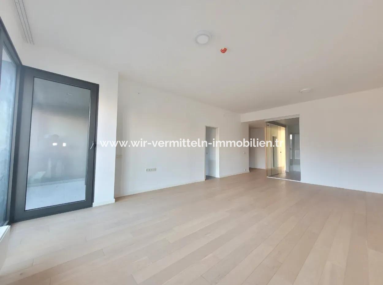 İncek Loft Satılık 2,5+1 Peyzaj Manzaralı 3.Kat Daire