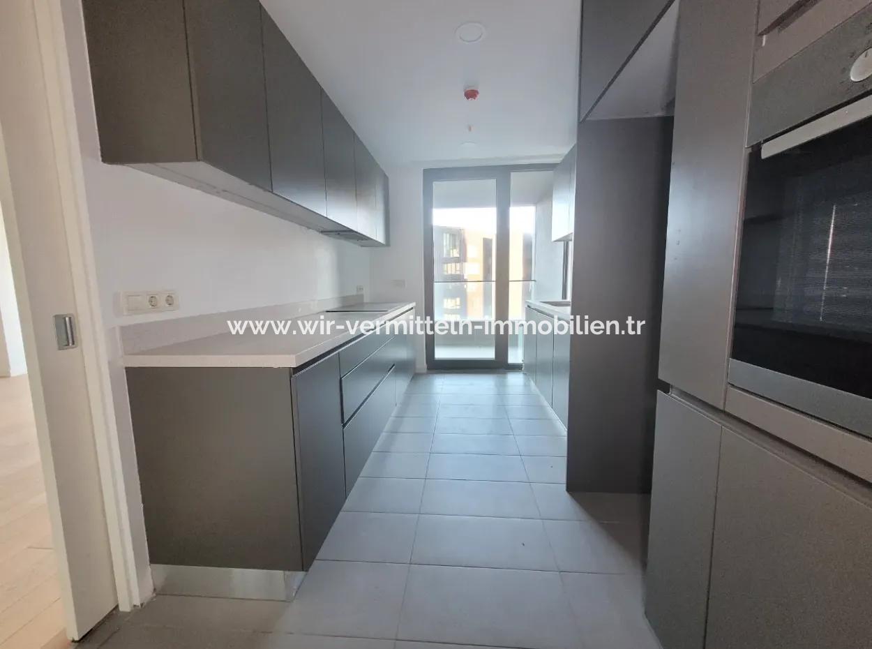 İncek Loft Satılık 2,5+1 Peyzaj Manzaralı 2.Kat Daire