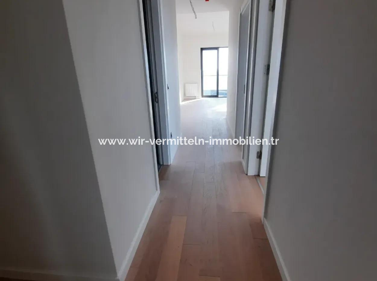 Beytepe İncek Bulvar Loft Sitesinde Satılık 3+1 110 M² 10.Kat Güney Cephe Daire