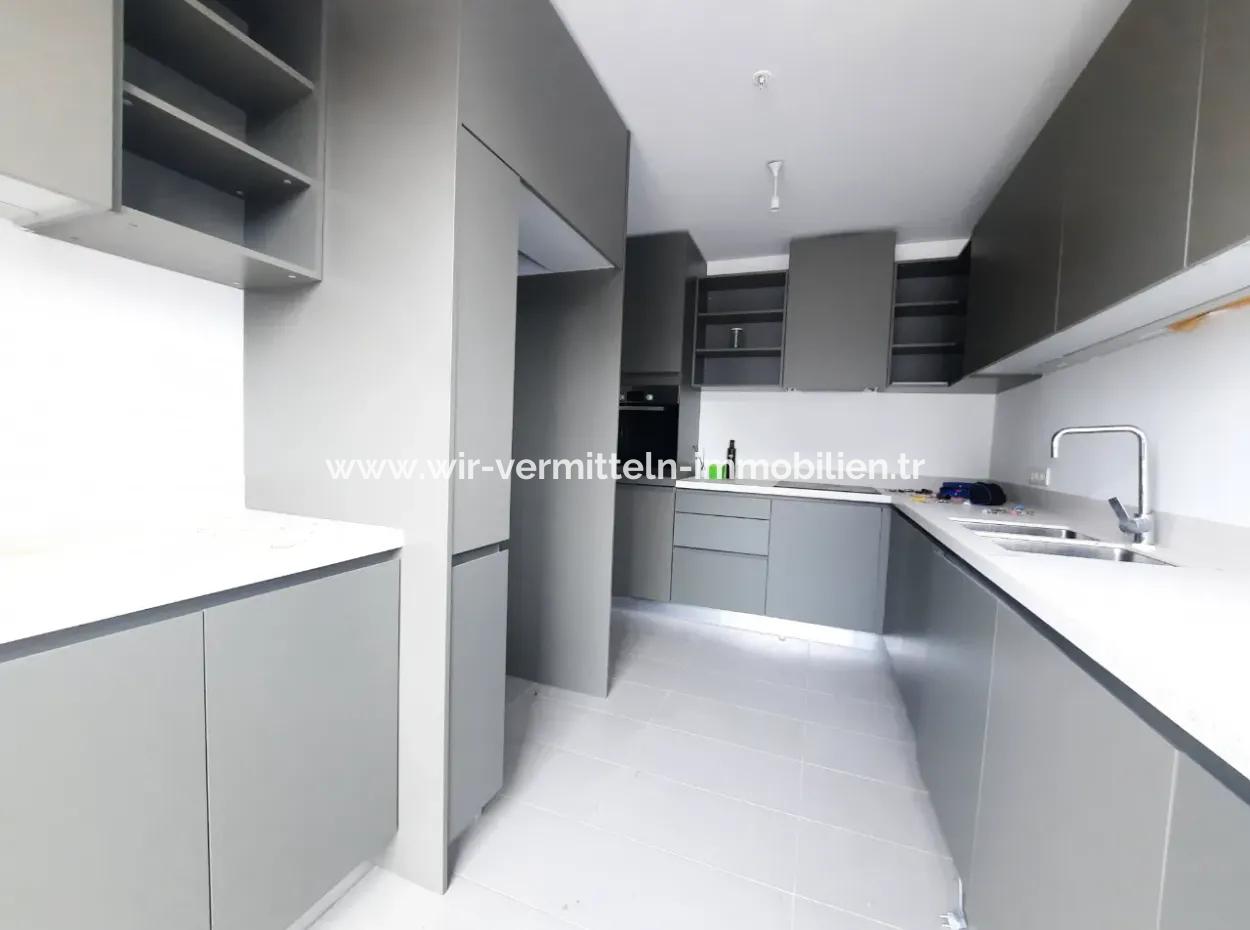 İncek Loft Satılık 3+1 Bahçe Dubleksi Şehir Manzaralı Daire