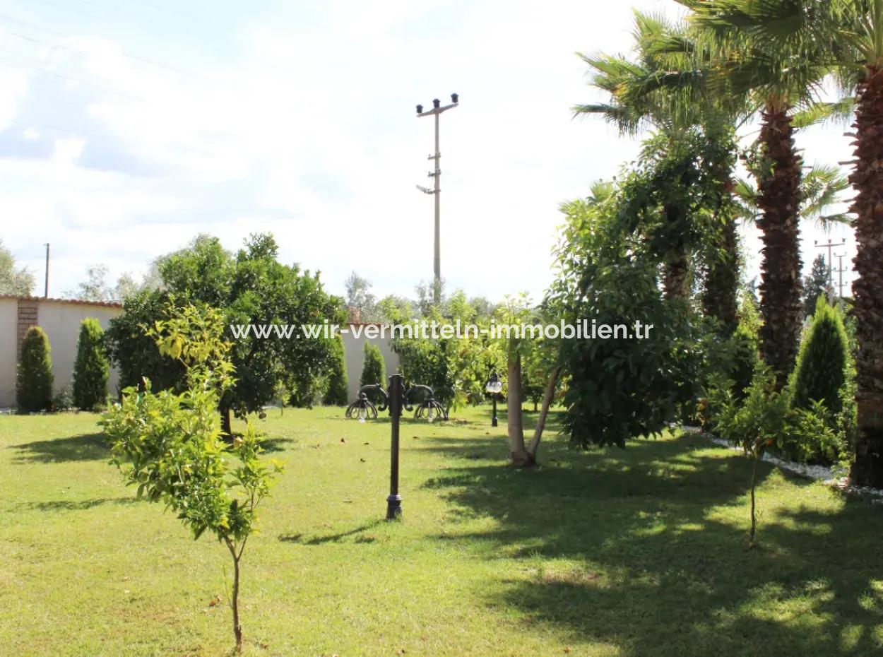 Köyceğiz'de Satılık 1458 M² Arsa İçerisinde Havuzlu Lüks Villa