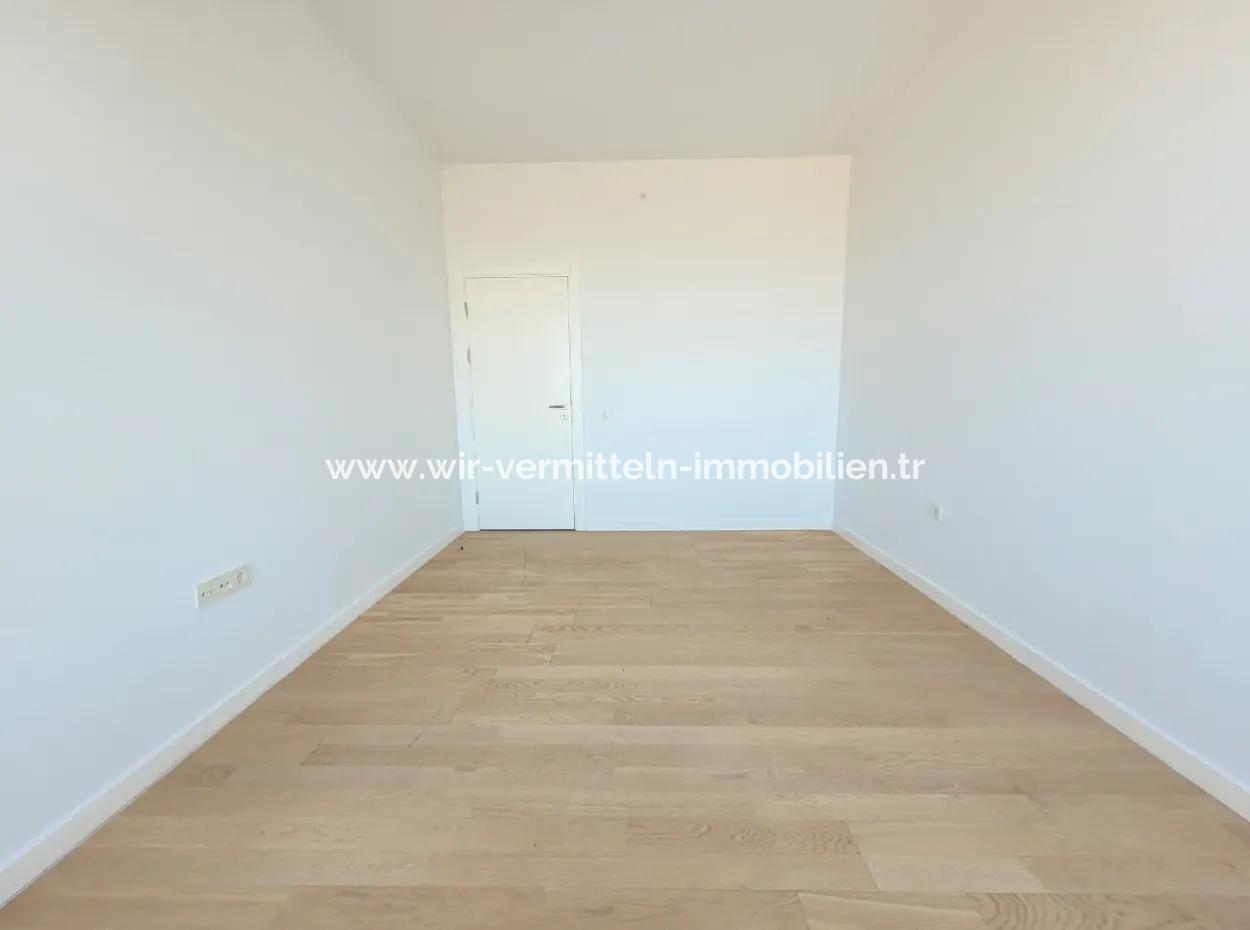 Kiracısız İncek Loft Satılık  5.5+1  Göl Manzaralı 20.Kat Daire