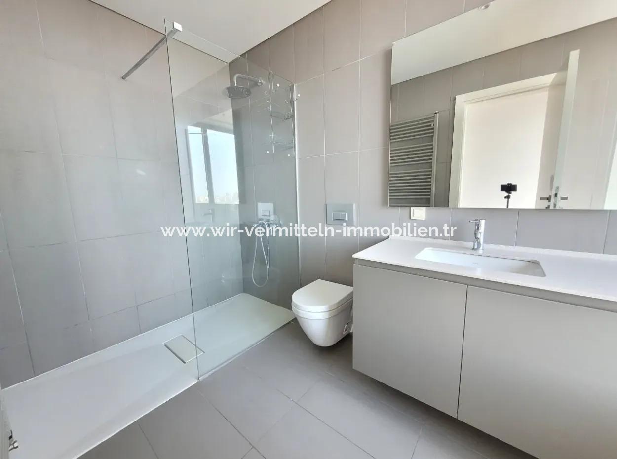 Kiracısız İncek Loft Satılık  5.5+1  Göl Manzaralı 20.Kat Daire