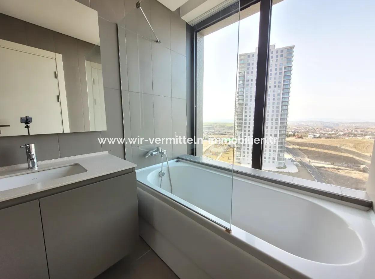 Kiracısız İncek Loft Satılık  5.5+1  Göl Manzaralı 20.Kat Daire