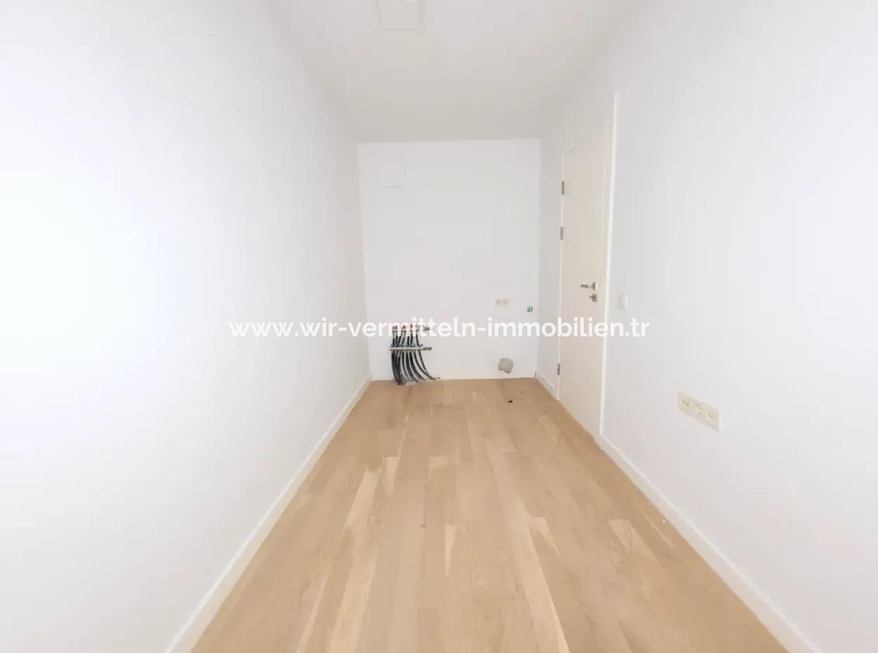 Kiracısız İncek Loft Satılık  5.5+1  Göl Manzaralı 20.Kat Daire