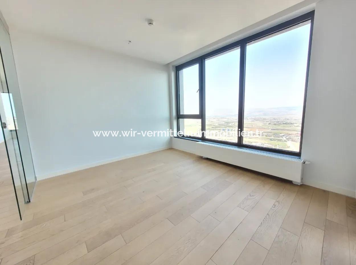 Kiracısız İncek Loft Satılık  5.5+1  Göl Manzaralı 20.Kat Daire