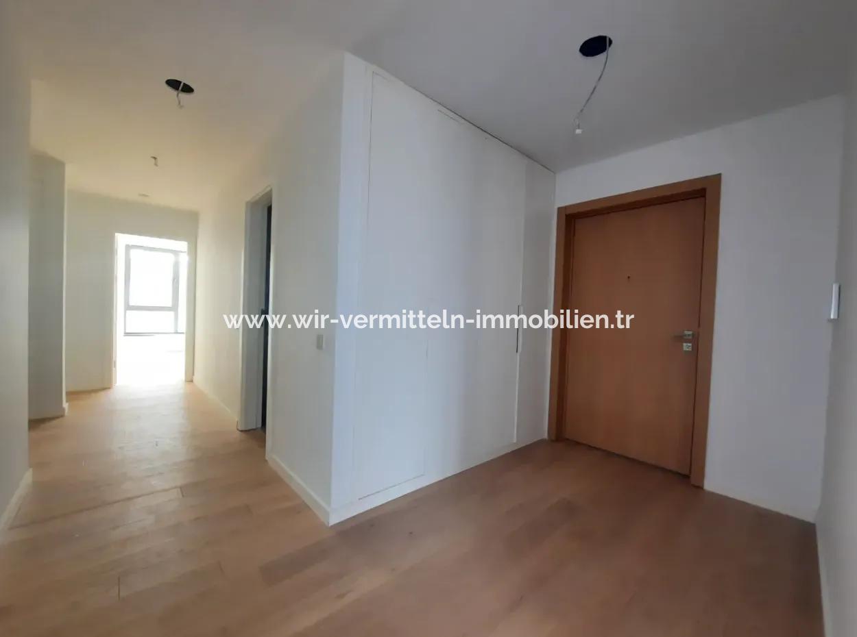 İncek Loft Satılık 5+1 Peyzaj Manzaralı 2.Kat Daire