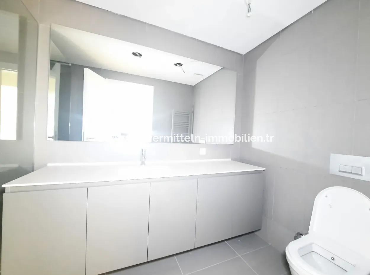 İncek Loft Satılık 5+1 188  M² Peyzaj Manzaralı 1.Kat Daire