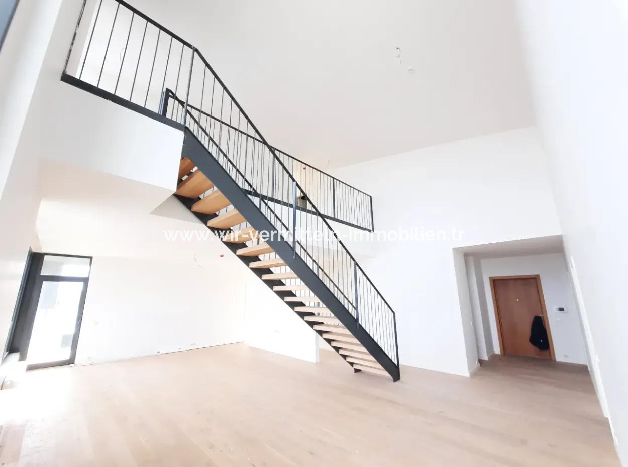 İncek Loft Satılık  5,5+1 Dubleks Göl Manzaralı 2.Kat Kiracısız Daire