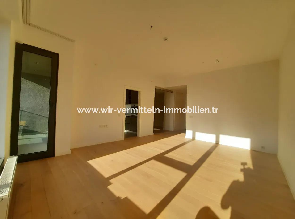 Boş Krediye Uygun İncek Loft Satılık  3+1 Dubleks Peyzaj Manzaralı 1.Kat Daire