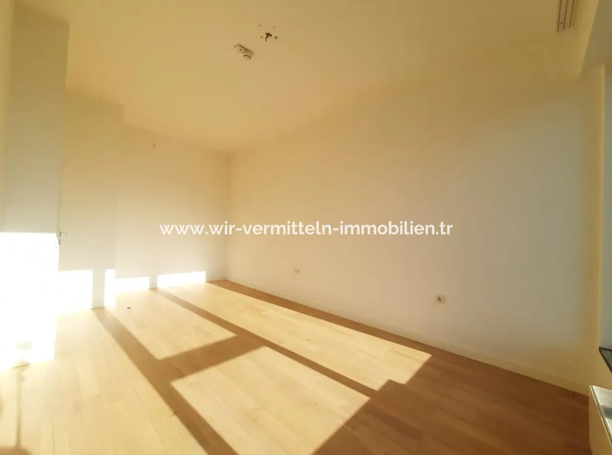 Boş Krediye Uygun İncek Loft Satılık  3+1 Dubleks Peyzaj Manzaralı 1.Kat Daire