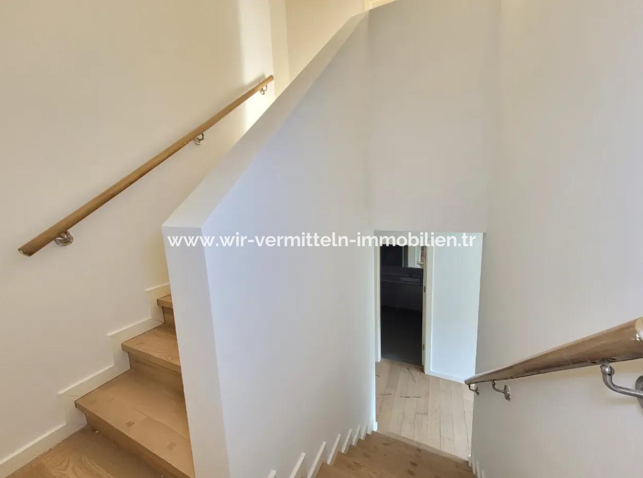 Boş Faturalı İncek Loft Satılık  2+1 Bahçe Dubleks Şehir Manzaralı Daire