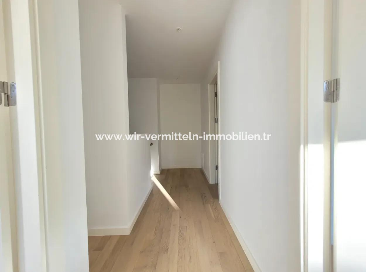 Boş Faturalı İncek Loft Satılık  2+1 Bahçe Dubleks Şehir Manzaralı Daire