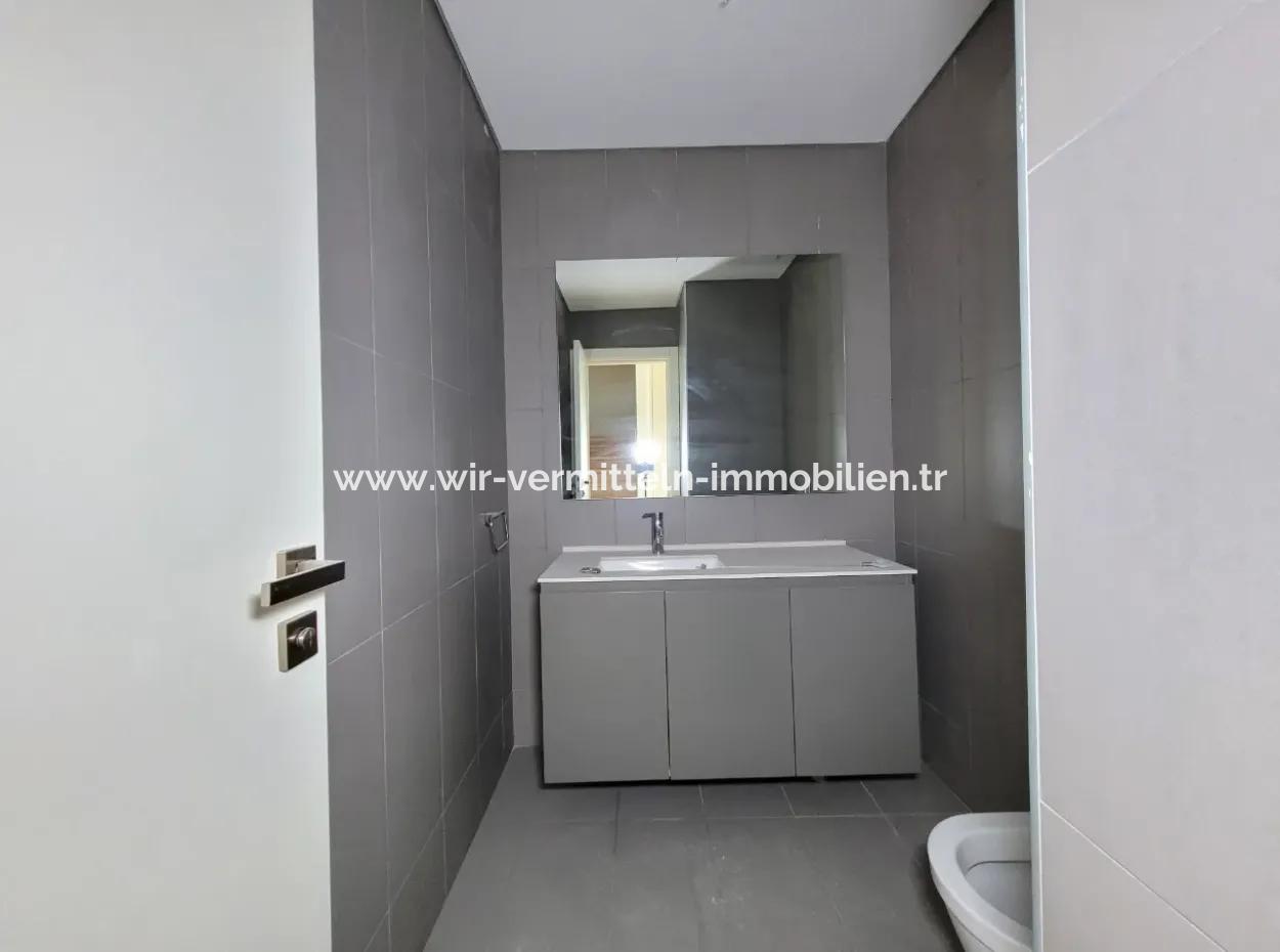 Kiracısız İncek Loft Satılık  2+1 Bahçe Dubleks Şehir Manzaralı Daire
