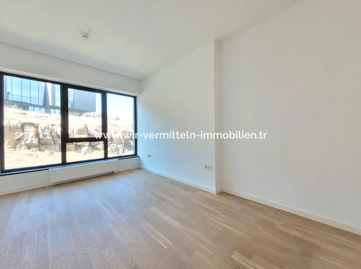 Kiracısız İncek Loft Satılık  2+1 Bahçe Dubleks Şehir Manzaralı Daire