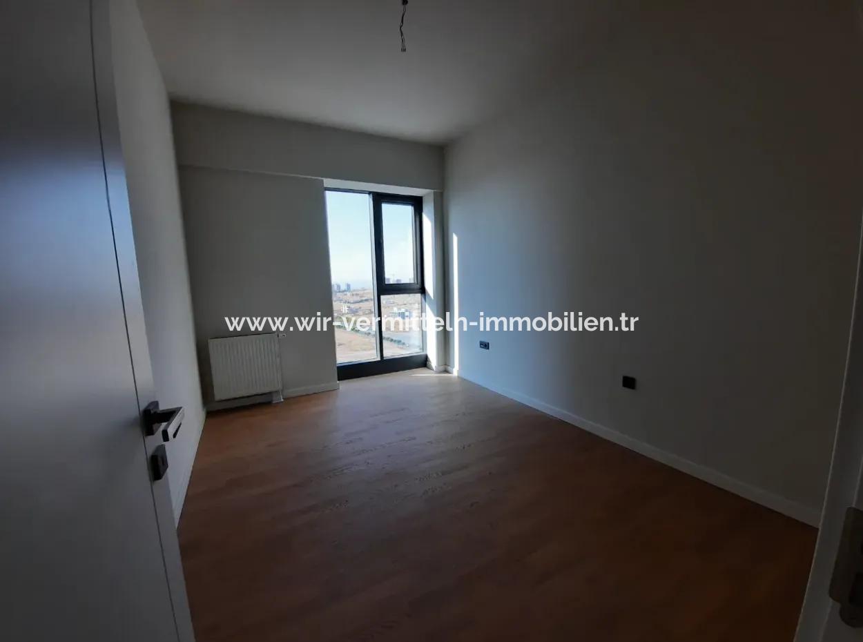 Vatandaşlığa Uygun Beytepe İncek Bulvar Loft Satılık 4+1 17.Kat Park Manzaralı Güney Cephe  Daire