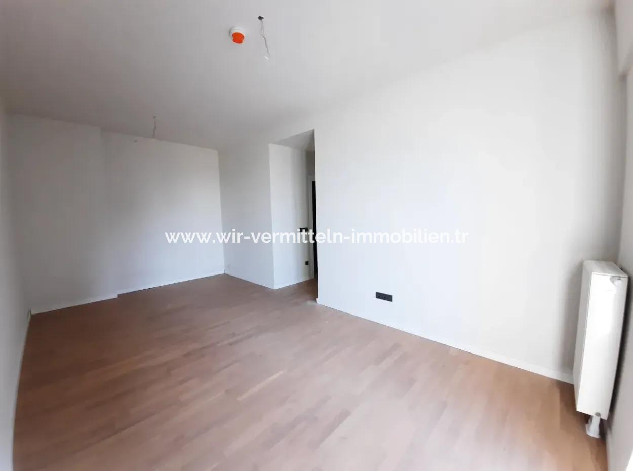 Vatandaşlığa Uygun Beytepe İncek Bulvar Loft Satılık 4+1 17.Kat Park Manzaralı Güney Cephe  Daire