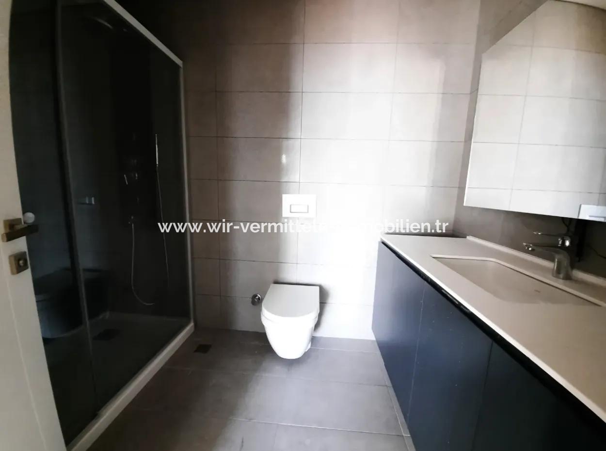 Vatandaşlığa Uygun Beytepe İncek Bulvar Loft Satılık 4+1 17.Kat Park Manzaralı Güney Cephe  Daire