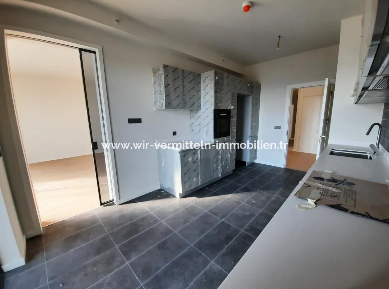 Vatandaşlığa Uygun Beytepe İncek Bulvar Loft Satılık 4+1 17.Kat Park Manzaralı Güney Cephe  Daire