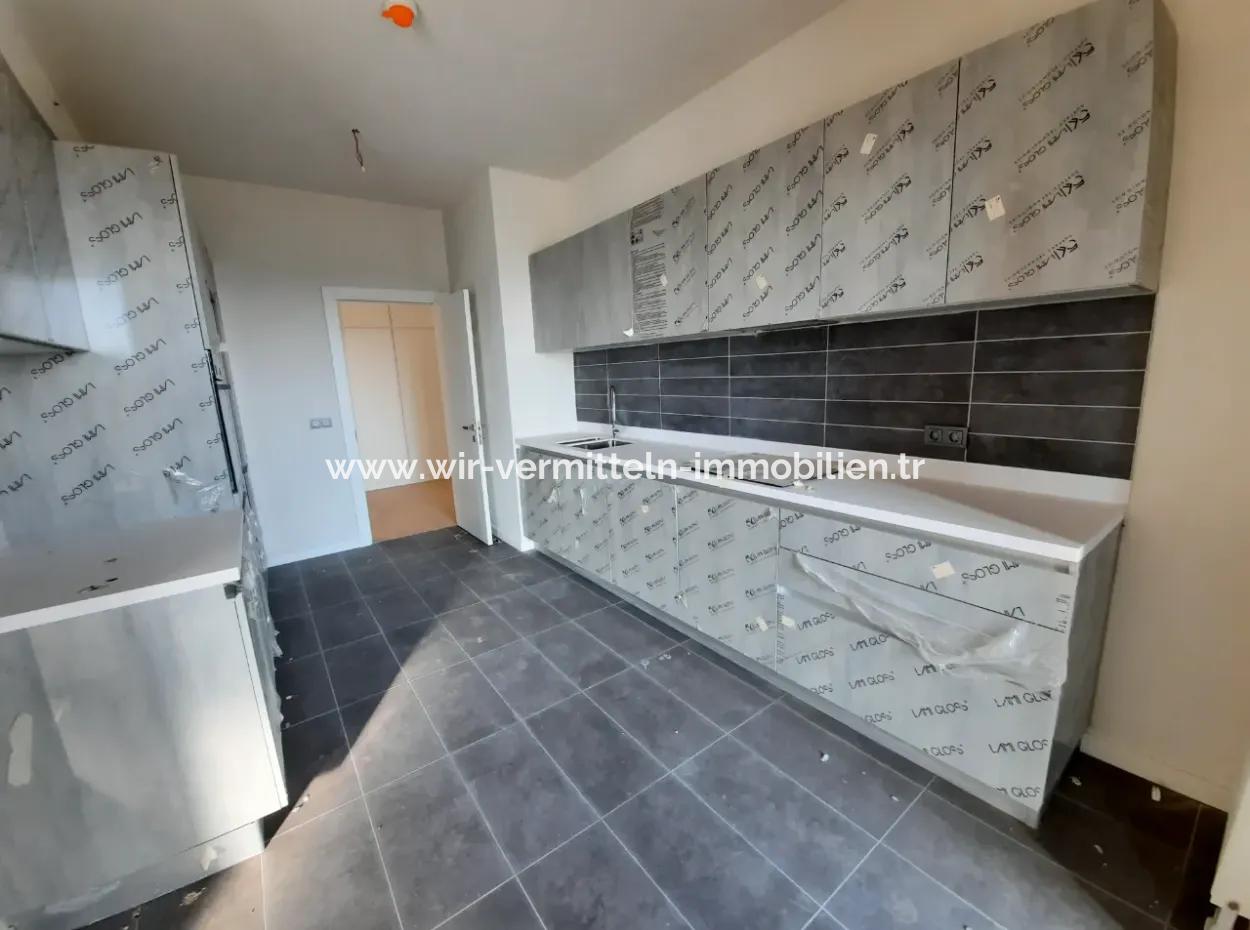 Vatandaşlığa Uygun Beytepe İncek Bulvar Loft Satılık 4+1 17.Kat Park Manzaralı Güney Cephe  Daire