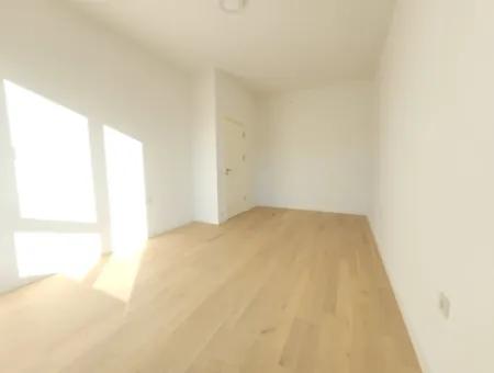 Boş Krediye Uygun İncek Loft Satılık 2,5+1 Peyzaj Manzaralı Kiracısız 2.Kat Daire