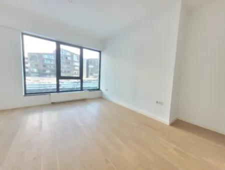 Boş İncek Loft Satılık 3+1 Bahçe Dubleksi Şehir Manzaralı Daire