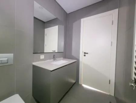 Boş İncek Loft Satılık 3+1 Bahçe Dubleksi Şehir Manzaralı Daire