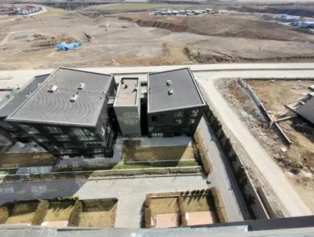 Boş İncek Loft Kiralık  1+1 Göl Manzaralı 11.Kat Daire