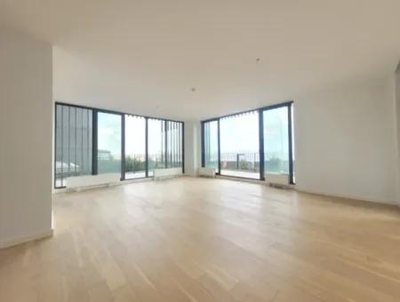Boş İncek Loft Satılık  Teraslı 4+1  Mogan Manzaralı 146 M² 1.Kat Daire