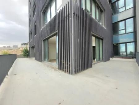 Boş İncek Loft Satılık  Teraslı 4+1  Mogan Manzaralı 146 M² 1.Kat Daire