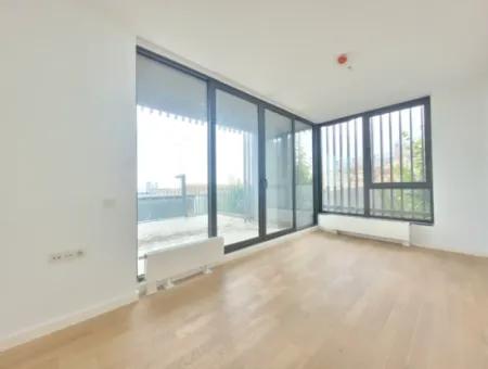 Boş İncek Loft Satılık  Teraslı 4+1  Mogan Manzaralı 146 M² 1.Kat Daire