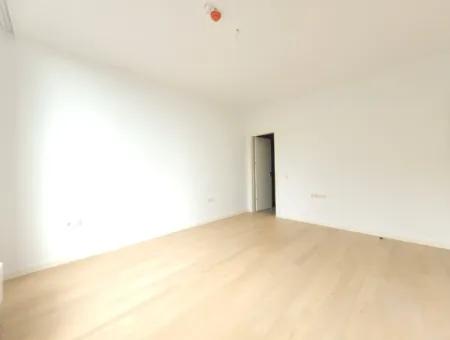 Boş İncek Loft Satılık  Teraslı 4+1  Mogan Manzaralı 146 M² 1.Kat Daire