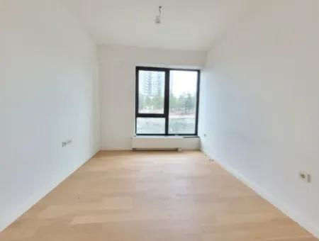 İncek Loft Satılık Teraslı  3+1 Şehir Manzaralı 3.Kat Daire
