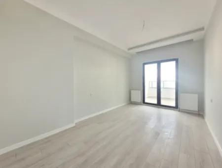 Vatandaşlığa Uygun Ankara Gölbaşı Bahçelievler Mah. 200 M ² Park Manzaralı Arakat Lüks Satılık Daire