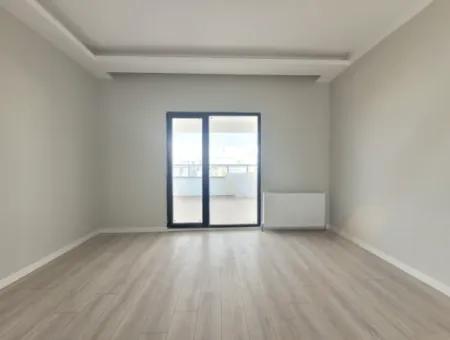 Vatandaşlığa Uygun Ankara Gölbaşı Bahçelievler Mah. 200 M ² Park Manzaralı Arakat Lüks Satılık Daire