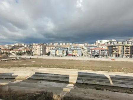 Vatandaşlığa Uygun Ankara Gölbaşı Bahçelievler Mah. 200 M ² Park Manzaralı Arakat Lüks Satılık Daire