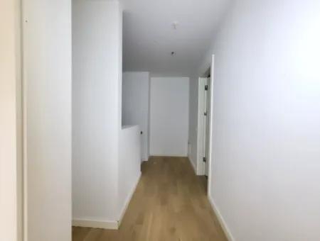 Kiracısız İncek Loft Satılık  2+1 Bahçe Dubleks Şehir Manzaralı Daire