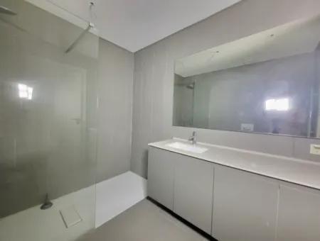 Kiracısız İncek Loft Satılık  2+1 Bahçe Dubleks Şehir Manzaralı Daire