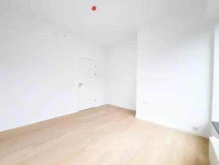 İncek Loft Satılık  4+1  Peyzaj Manzaralı  180 M² 2.Kat Daire