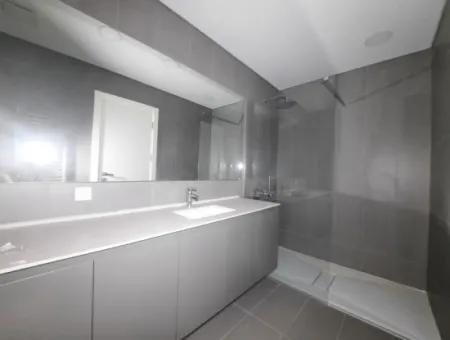 Kiracısız İncek Loft Satılık  5,5+1  Göl Manzaralı 14.Kat Daire