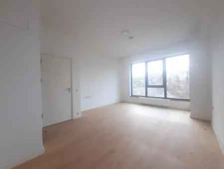Krediye Uygun İncek Loft Satılık 2,5+1 Peyzaj Manzaralı 1.Kat Daire