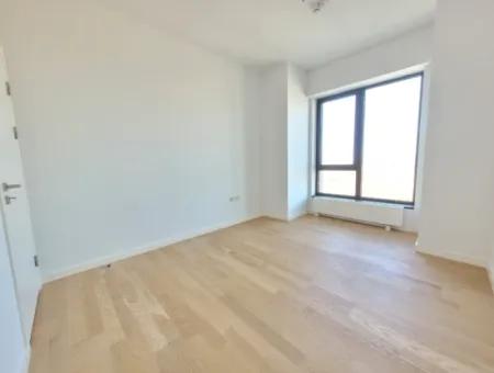 Kiracısız İncek Loft Satılık  5.5+1  Göl Manzaralı 20.Kat Daire