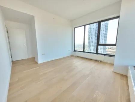Kiracısız İncek Loft Satılık  5.5+1  Göl Manzaralı 20.Kat Daire
