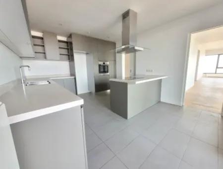 Kiracısız İncek Loft Satılık  5.5+1  Göl Manzaralı 20.Kat Daire