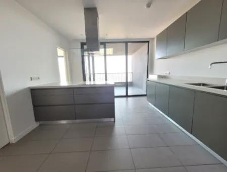 Kiracısız İncek Loft Satılık  5.5+1  Göl Manzaralı 20.Kat Daire