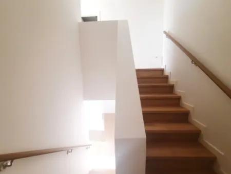 Boş Krediye Uygun İncek Loft Satılık  3+1 Dubleks Peyzaj Manzaralı 1.Kat Daire