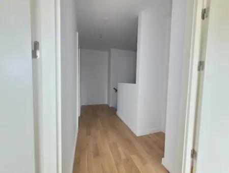 Boş Krediye Uygun İncek Loft Satılık  2+1 Dubleks Şehir Manzaralı 2.Kat Daire